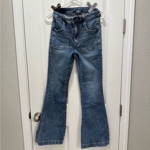 Women's American Eagle Flare Rise 10” Inseam 29”